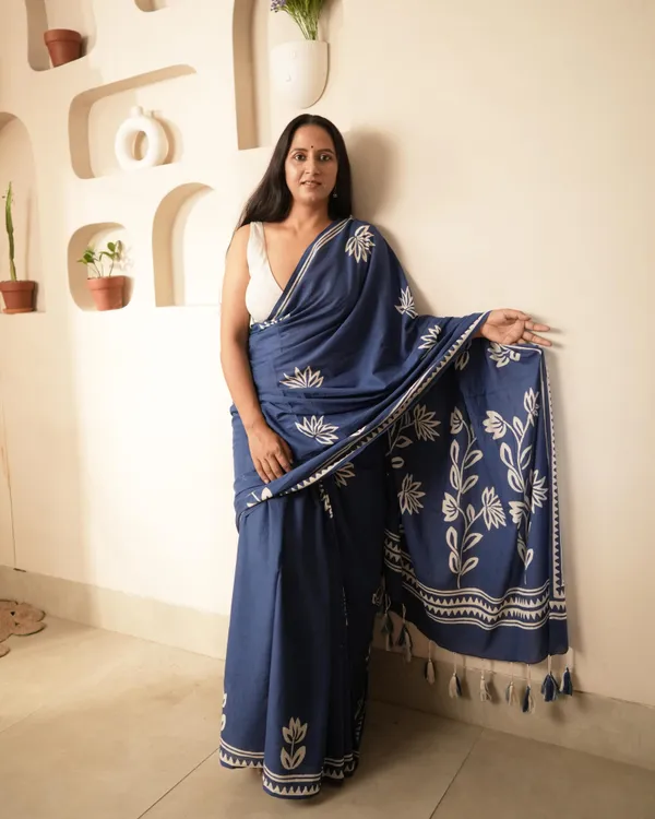 Royal_Blue_Cotton_Royal_H_Block_Printed_Mul_Saree_With_Tassels_For_Women